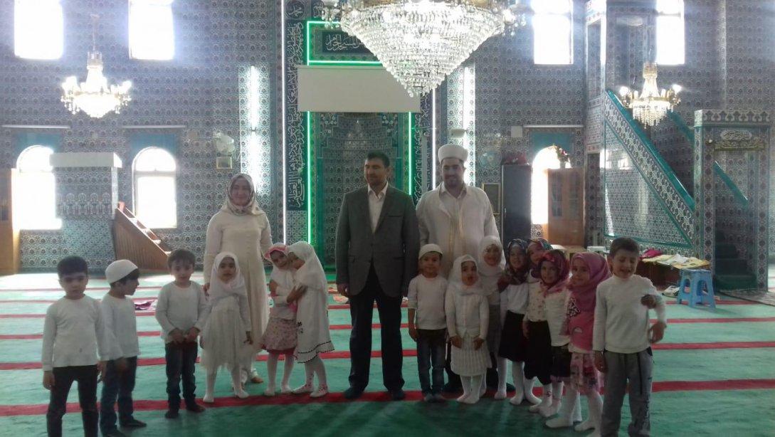 Anaokulu Öğretmenleri ve Öğrencilerinden Hoşgeldin Ey Ramazan Etkinliği Kapsamında Cami Ziyareti