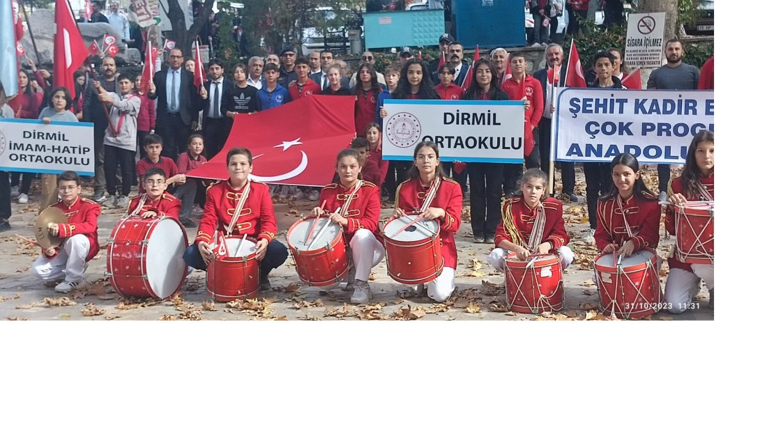 Cumhuriyetimizin 100. Yıl Kutlama Etkinlikleri Kapsamında İlçemizde Türkiye Yüzyılı Yürüyüşü Düzenlendi.
