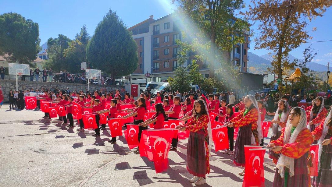 29 EKİM CUMHURİYET BAYRAMI İLÇEMİZDE COŞKUYLA KUTLANDI